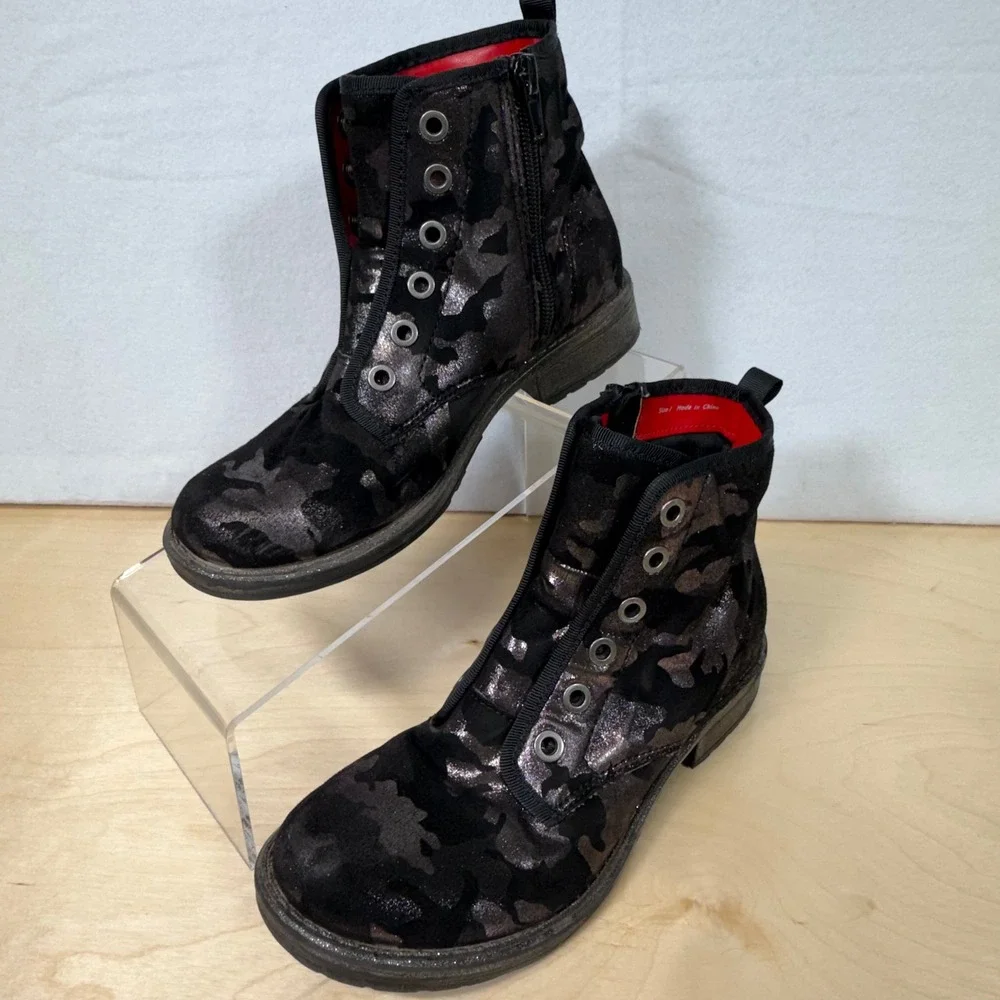Dolce Vita Black Camo‎ Metallic Suede Ankle Boots Side Zip Girls Kids Size 2